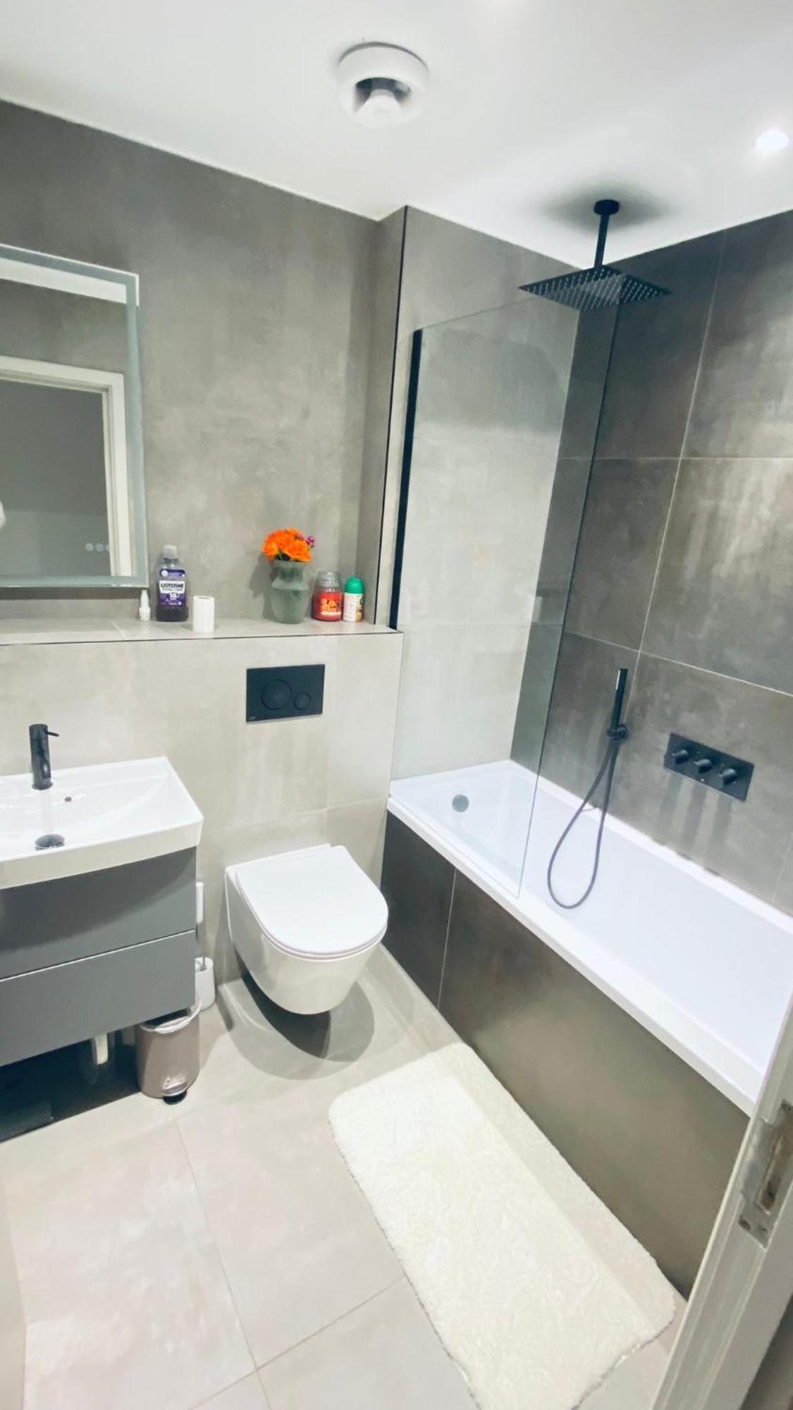 Shadwell - Walking Distance To Tower Bridge, Two Stations In Close Proximity London Kültér fotó